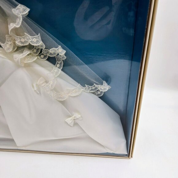 Barbie Grace Kelly The Bride Silkstone Collector Doll Gold Label T7942 2011 Matt - Picture 8 of 16